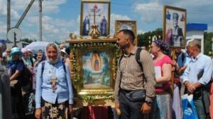 Крестный ход в Почаевскую  Лавру, на Праздник Успения, из Каменец-Подольска. 2025 г.