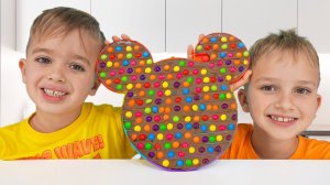 Влад и Ники играют в шоколадный поп ит челлендж! Веселое видео для детей!