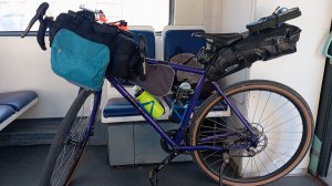 В другую страну на велосипеде))