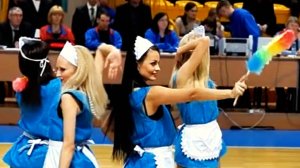 Группа поддержки . танец уборшиц