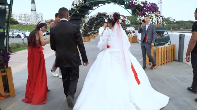 Очень уж красивая цыганская свадьба Спартак и Маняша смотреть онлайн