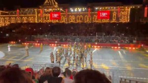 Москва Красная площадь 21 августа Фестиваль Спасская башня.Выступление ОАЭ
