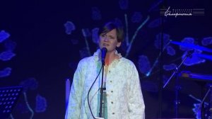 Екатерина Ефремова читает стихи Булата Окуджавы