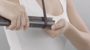 Обучающее руководство Создание мягких волн с помощью выпрямителя для волос Dyson Corrale™