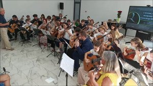 ТАНГО - Александр ВИНИЦКИЙ. Гитарный оркестр летней гитарной школы А.Виницкого. Краснодар, 2025.