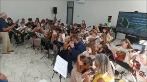 НЕПРАВДА - Тото КУТУНЬО. Ар. Александра ВИНИЦКОГО. Гитарн. оркест летней Школы А.Виницкого. 2025.