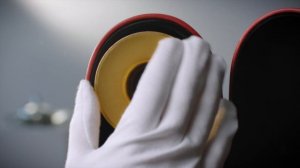 Фен Dyson Supersonic™ 23,75 каратное золото. Специальная серия