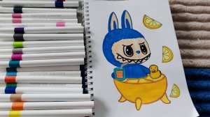 Раскрашиваю лабубу акриловыми маркерами