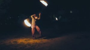 Огненное шоу на Аркаиме (самое интересное - после первой минуты)