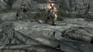 Skyrim. Лидия выбирается из ловушки