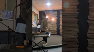 "Всегда быть вместе не могут люди", сл. Л. Дербенева, муз А. Зацепилина в исполнении М. Партиспанян