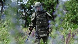 Где недавно отгремели бои: будни саперов на освобожденной земле