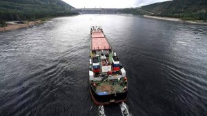 Путин предрек рост перевозок по Северному морскому пути