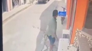 #ДТП Как дегенерат шоссе переходил. Наглядное подтвердждение пословицы что дуракам везёт.