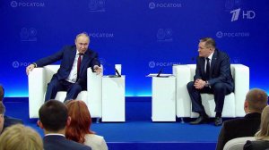 Владимир Путин посетил ядерный центр в Сарове и пообщался с учеными-атомщиками