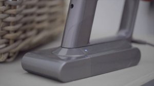 Как зарядить беспроводной пылесос Dyson V11™