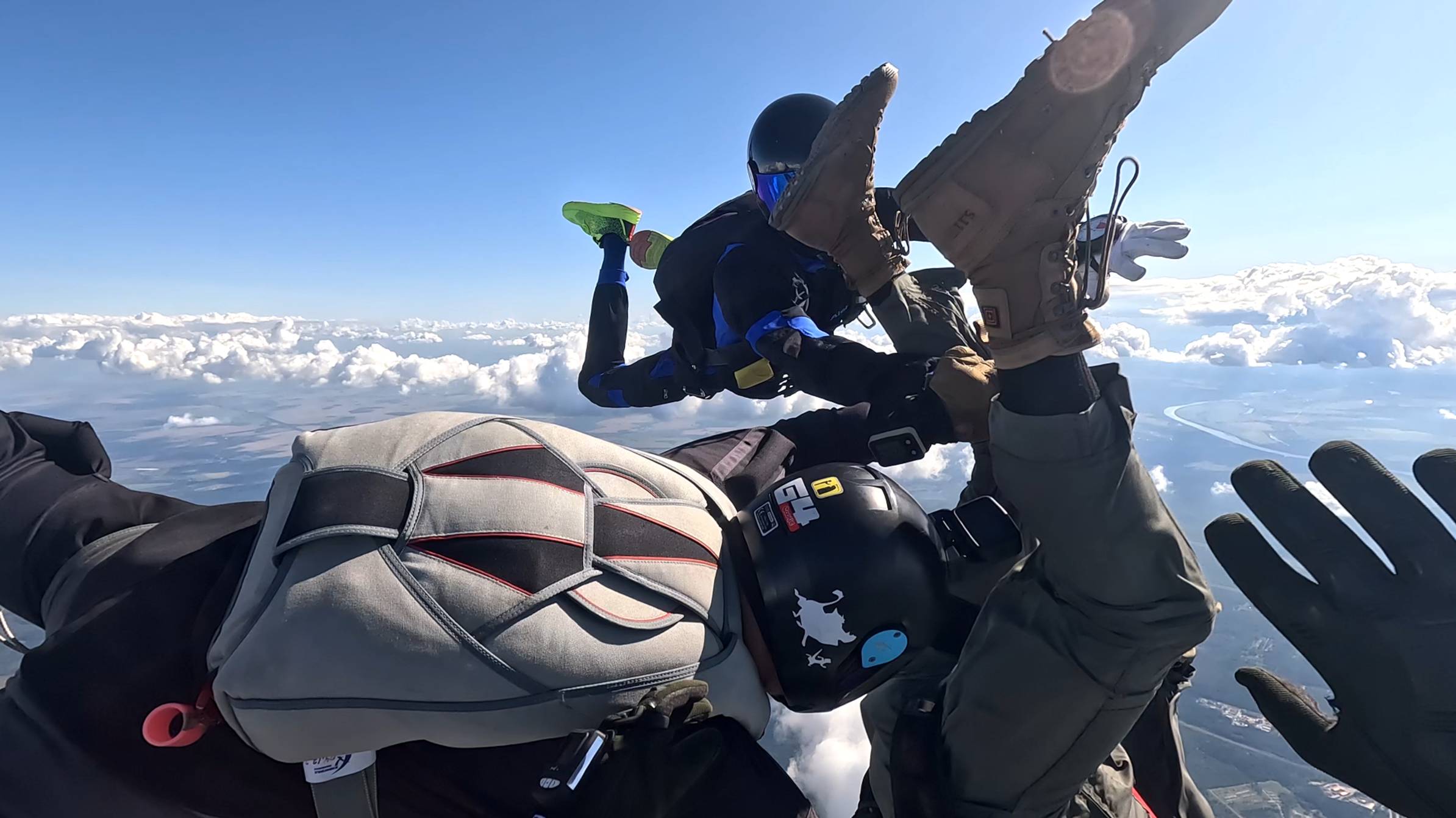 Бисиклета или «удар „ножницами“» GoPro покидает чат.