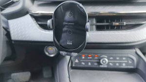 Haval F7x подставка для телефона с беспроводной зарядкой
