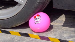 Машина давит предметы колесом! Эксперименты с колесом! Давим Мяч, Газировку, Йогурты, Игрушки! ASMR