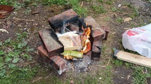 Как нужно утилизировать ветхие иконы, свечи, церковные календари и книги