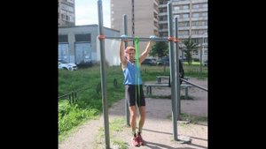 Еще парочку прыжков на турник не попавшие в прошлый ролик