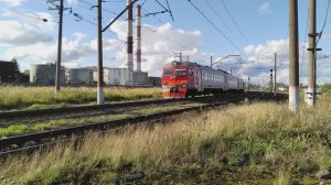 электропоезд ЭТ2-027 сообщением Кузнечное-СПБ(Финл. вкз.) на перегоне Ручьи-Пискаревка