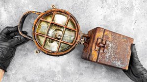 🔥 Нашёл СТАРУЮ РЖАВУЮ ЛАМПУ на Свалке… Ты НЕ ПОВЕРИШЬ, во что она превратилась! 😱