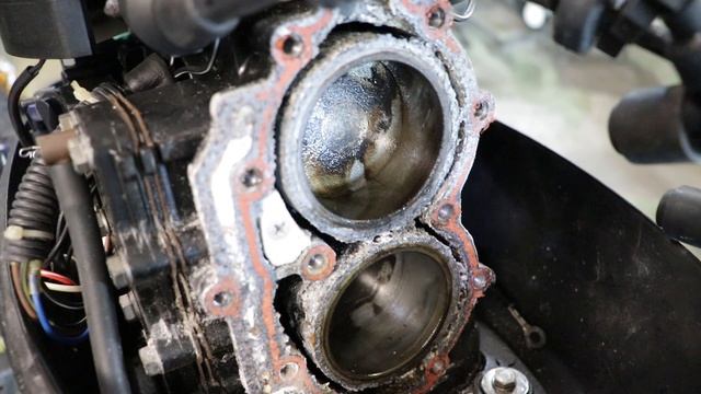 Лодочный мотор перегревается. Но контролька работает! смотреть онлайн