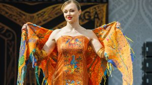 Показ коллекции «СНЫ БЕЛОГО КАМНЯ» на фестивале «Русское поле»