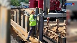 На стройплощадке тоннеля под Транссибом ведется бурение лидерных скважин стартового котлована