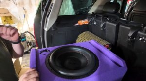 Установка сабвуфера DL Audio Piranha 15A Purple V.2 в Chevrolet Tahoe 900
