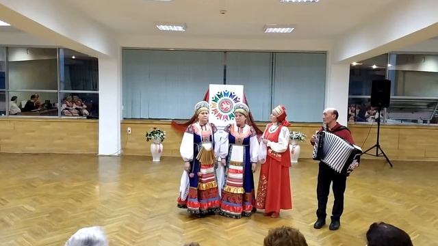 Концерт народного фольклорного ансамбля русской песни "Забавушка" смотреть онлайн