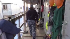 Силовики устроили рейд в поисках нелегальных мигрантов в Санкт-Петербурге !!!