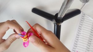 как плести браслет из резиночек друзья или дружба