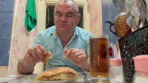 НОЧНОЙ ОБЖОР/МЯСО-КАПУСТНЫЙ ПИРОГ/ЧАЙ