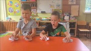 Консультация ля родителей и педагогов "Двуручная деятельность. Что это такое?"