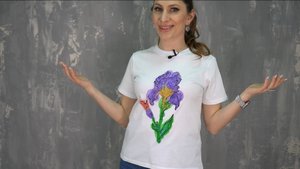 Кастом футболки: инкрустация кристаллами и работа с текстильными красками