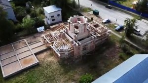 Видео от Смоленский храм г.Луза. Стройка с высоты птичьего полета. АВГУСТ 2025