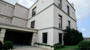 участок Форос, площадь возле дома