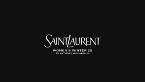 Показ женщины коллекции Saint Laurent осень-зима 2024-2025