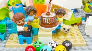 СТРОИМ ГОРКУ ДЛЯ ШАРИКОВ ШОКОЛАДНЫЙ ТОРТ КАТАЕМ ШАРИКИ ДЛЯ ДЕТЕЙ ДЕТСКИЙ КАНАЛ ИГРАЛКИ-ЗАЛИПАЛКИ