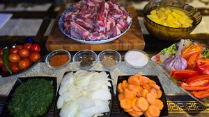 Свиные ребра, приготовленные с овощами в пиве комплексный подход к кулинарной интерпретации.