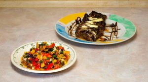 Тартар из одесских помидоров и говяжий стейк из вакуума