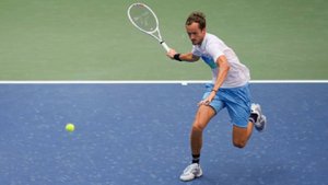 Даниил Медведев вылетел в первом круге US Open, уступив французу Бонзи