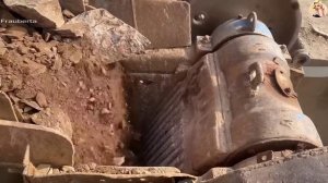 Строительство, дробление щебёнки