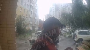 В Казани пьяный незаменимый специалист домогался до маленьких девочек возле подъезда !!!