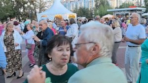 Дарите женщинам цветы... 24.08.25...