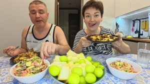 Мукбанг кто не ЛЕНИТСЯ, тот шикарно ЗАРАБАТЫВАЕТ, а кто то сидит с ПРОТЯНУТОЙ РУКОЙ!) Семейный ужин