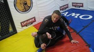 2017 год. При работе на рычаг локтя делаем замок ногами и дорабатываем рычаг.