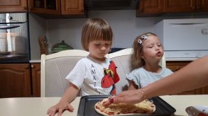 Вкусная пицца за 10 минут.  готовим с детьми